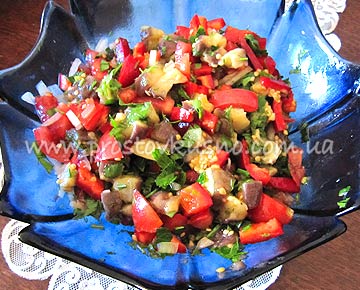 Салат из баклажанов с помидорами